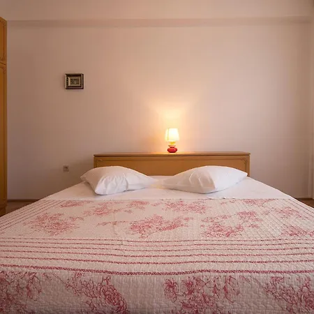Renata Apartment *